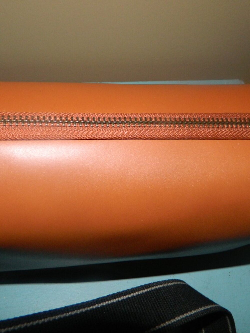 Mark & Graham Leather Tech Pouch - Picture 3 of 5